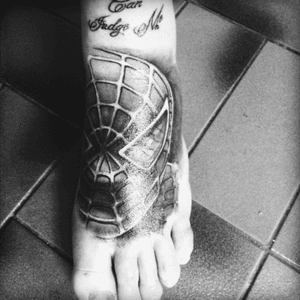 SPIDER FOOT. BUT FRESH TATTOO AND PARTY WASN'T A GOOD MIX. SO A WEEK IN HOSPITAL WITH A HUGHE SWOLEN FOOT BROUGHT ME DOWN