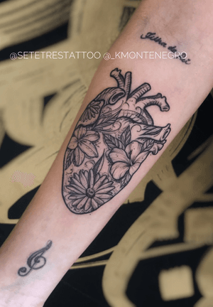 #heart #tattoo #tatuagem #floral #flower #coracao #tatuagemdelicada #sketch 
