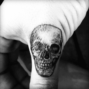 Beautiful skull tattoo on my right thumb xxx #skull #skulltattoo #hand #handtattoo #miniature #minitatt #TattooGirl #detail #small #handtatt #blackandgrey #little #tattsontattsoff #charlitattoo #girlietattoo