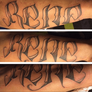 Tattoo by doscaras #nametattoo #tattoo #tatuaje #ink #script #scripttattoo #tattooartist #mesaarizona