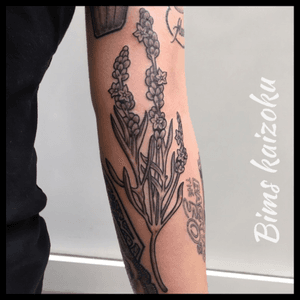 #bims #bimskaizoku #bimstattoo #lavande #lavander #blackandgrey #flower #ink #inked #inkedgirl #paris #paname #paristattoo #tatouage #tattoo #tattoos #tattoogirl #tattoomodel #tattooer #tattoedgirl #tattooworkers #tattooist #tattoolove #tattoostyle #tattooist #tattooedgirl #tattooart #tatted #tattooedwomen 