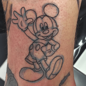 This was fun! Matt got engaged to his fiance at Disney World and got this sketch of Mickey from a Disney artist. He chose me to turn it into a tattoo for him! 💙 Love it!#disney #sketch #mickeymouse #mickey #lines #linework  