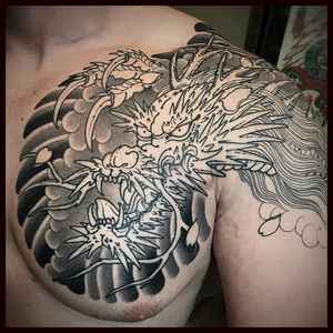 In-progress #dragon #mattbeckerich #kingsavenuetattoo 