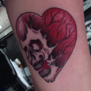 Hommage to my father who passed away 20 years ago. #heart #skull #love