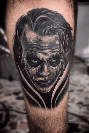 Joker #tattoo #antonioonida #ink #blackandgrey #blackandgray #tattoos #joker #realistic #realistictattoo #realism #tattooartist #inked #sullenartcollective #Heathledger #tattooartist #batman 