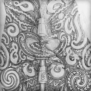 Custom design maori carved body. White shapes represent small carved taonga gifted to individuals #customdesign #custommaori #maoritattoo #mokomaori #tamoko #maori 
