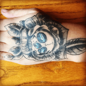 skull & rose tattoo 