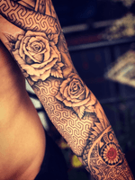 Flores y Geometría Tattoo 