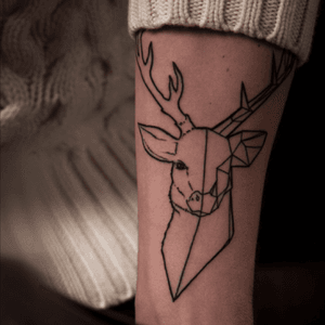 #graphic #tattoo #deer #fineline #straightline 