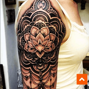 I would be so honored to be tattooed by Meagan Massacre! This would be like my dream tattoo, but with a Hamsa symbol in the middle of the mandala. #meagandreamtattoo #meaganmassacre #lovetartoos 