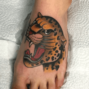 Traditional leopard! #traditiinaltattoo #tattoo_art_worldwide #tattoo #tattootraditional #roma #tattooartist #classictattoo #tattooaddict #leopard #toptattoo #toptattooartists 