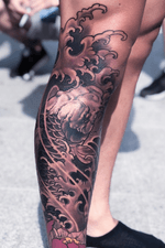 Koi fish:) #tattoodo #inkjecta #wearesorrymom #killerinktattoo #irezumi #koi #koifish #fingerwaves #lotus #japanese #japanesetattoo #windbars 