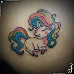 Rainbow Unicorn • #tattoo #tatuagem #unicornio #unicorn #unicorntattoo #tatuagemfeminina #rainbow #rainbowtattoo #arcoiris #tattodo #tattoodobr