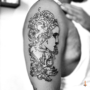 Nº356 #tattoo #tattooed #ink #inked #enchantress #magic #woman #floral #floraltattoo #ornaments #ornamental #ornamentaltattoo #potion #witch #sorceress #magical #bylazlodasilva