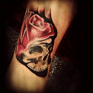 The skull Rose