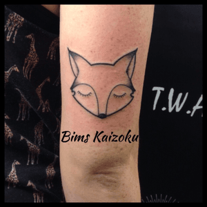 #bims #bimstattoo #bimskaizoku #bimskaizokutattoo #renard #fox #animal #animals #tatouage #paristattoo #tattoo #tattoos #tatts #tatted #tattooart #tattooed #tattooedgirls #tattooartist #tattooworkers #ink #inked #inkedgirl #blxckink #paris #paname #parisienne #france #french #champselysees