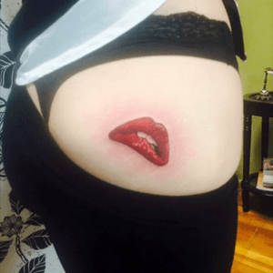 #rockyhorrorpictureshow lips on my bum by @erikkajamestattoos 