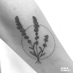 Little plant for @doroley⠀ Thanks so much for coming back! ⠀ #finelinetattoo .⠀ ⠀ .⠀ .⠀ #tattoo #tattoos #tat #ink #inked #tattooed #tattoist #art #design #instaart #geometrictattoos #flowertattoo #tatted #instatattoo #bodyart #tatts #tats #amazingink #tattedup #inkedup⠀ #berlin #berlintattoo #walkin #redtattoo #berlintattoos #fineline #dotwork #tattooberlin #flowers