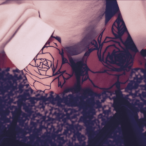 Roses #rose #hand #blackAndWhite #roses 