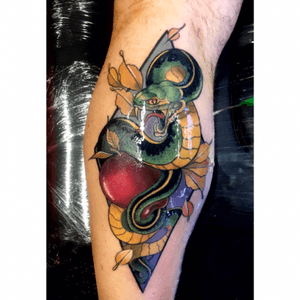 Neotraditional snake tattoo .. #toskaart #eleonoratoska_tattoos
