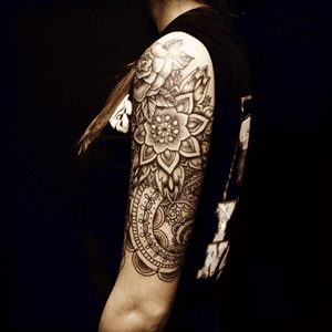 I want a sleeve like this so bad