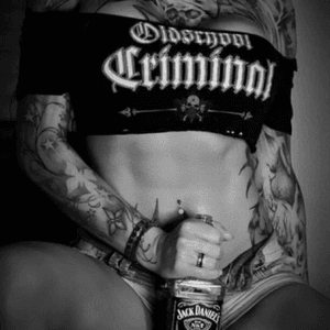 Two of my favorite things inked girl and whiskey 🔥👍
