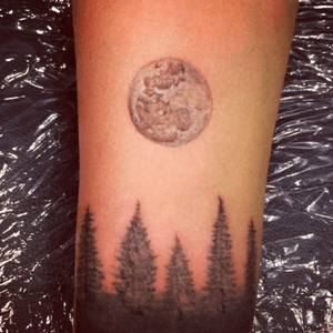 🌲🌕✨ #tattooing #tattooartist #tattoowork #moon #pines #minimaltattoo #minimalist #nature #night 