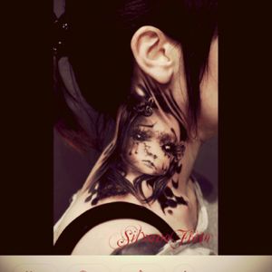 Im soooooo obsessed with this neck tatt Want it soooo bad! #meganmassacre #meganamassacredreamtattoo #megananddreamtattoo #pickanAussieGal 