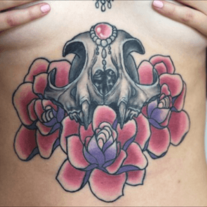 Absolutely gorgeous #flower #catskull tattoo on Katrin Berndt 💖 