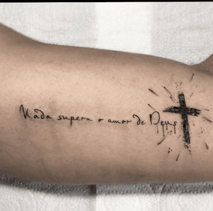 ✖️Nada supera o amor de Deus ✖️.✖️Instagram : @pilhainktattoo.#tattoo #tattoos #tatuagem #tattoomodel #ink #art #tattoostyle #tattooed #tattooedgirls #flowertattoo #tattooer #tattoo2me #tattoo2us #tattooartist #finelinetattoo #tattoodo #tattoofeminina #tattoodesign #tattoostudio #dotwork #tattoolovers #tattootime #tattooedwomen #blackworkers #tattoowork #tattooaddict #blackwork #tattooideas #tattoodelicada #blackworkers