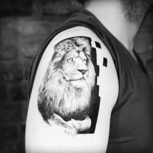 Done at draft art tattoo #lion #animal #geometric 