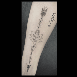 Tattooist Lilian Gazzi - Brazil #lotus #flordelotus