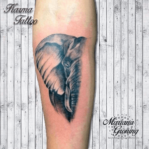 Realistic black and grey elephant tattoo #tattoo #tatuaje #color #mexicocity #marianagroning #tatuadora #karmatattoo #awesome #colortattoo #tatuajes #claveria #ciudaddemexico #cdmx #tattooartist #tattooist #elephant #elefante #realism 