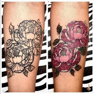 Nº351 FIRST vs SECOND session #tattoo #tattooed #ink #inked #flower #flowertattoo #peony #peonies #peoniestattoo #floral #floraltattoo #eternalink #cheyennetattoo #cheyennetattooequipment #hawkpen #bylazlodasilva