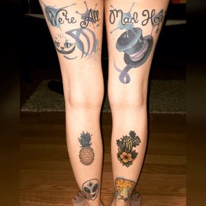 Slowly but surely.. (can i skip the knee ditches? Im really dreading those) #aliceinwonderland #pineapple #cactus #alien #pizza #abduction #girlswithtattoos 