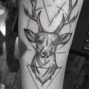 Deer Power !! #deertattoo #ink #inked #geometry #geometrictattoo #graphic #cerf #linework #bodyart 