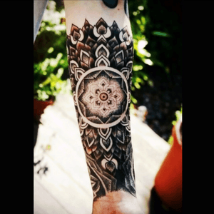 I love the browns in this! #mandala #halfsleeve #brown 