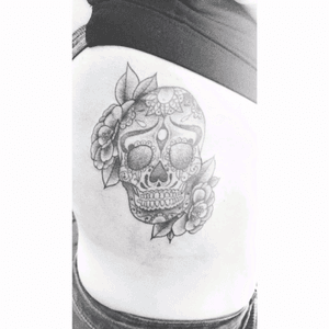 Mexican Skull #skull #dotwork #flowers #mexican #ouch 