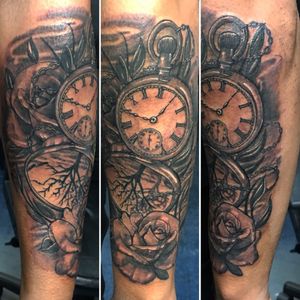 #realism #rose #blackandgrey #pocketwatch 