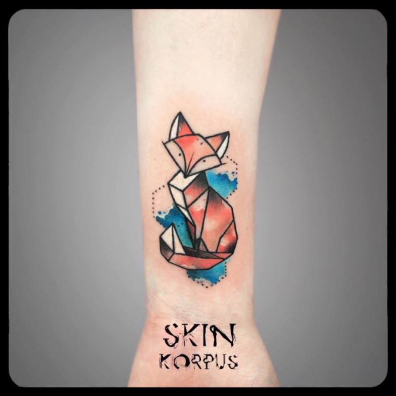 geometric watercolor fox tattoo  Татуировка с лисой Татуировки лисы  Татуировки лисы акварелью