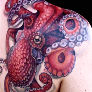 I love to paint octopus! So much fun and always cool to look at. #octopus #detail #colorful #hyperrealism #shoulderpiece 