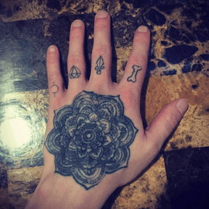 Mandala hand tat