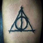  Harry Potter #galeriagralato #lovetattoobrasil #harrypotter #reliquiasdamorte #tattoorj #hp #black 