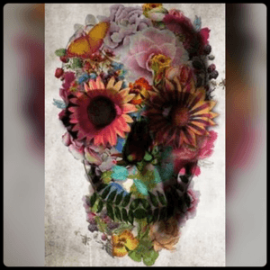 #megandreamtattoo #skull #flowers #garden 