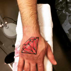 Hand color diamond