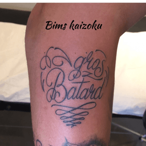 #bims #bimstattoo #bimskaizoku #coeur #heart #letters #lettering #blackworkers #blackwork #blxckwork #tattoo #tattoos #tatto #tatts #tattooworkers #tattooer #tattooist #tattooart #tattoolove #grosbatard #tattoostyle #tattooink #ink #inked #paris #paname #paristattoo #tatouage