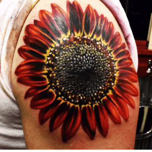 Artist Caryl Cunningham #carlycunningham#sunflower #shoulder #flower 