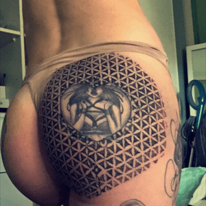 Flower of life mixed with some bondage 😏✨