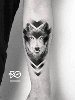 By RO. Robert Pavez • Sword ➖ Sweet Wolf - Hamburg 🇩🇪 • 2018 • #engraving #dotwork #etching #dot #linework #geometric #ro #blackwork #blackworktattoo #blackandgrey #black #tattoo #fineline