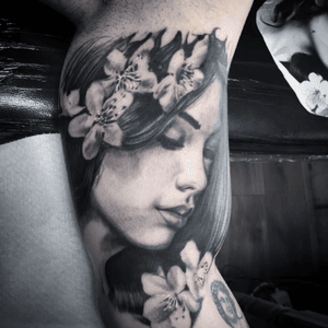 Golden girl#tattoo #tattooart #tattooartist #blackandgrey #blackandgreytattoo #realistic #realistictattoos 